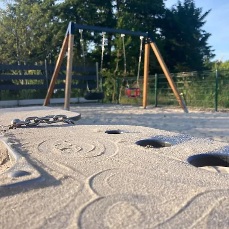 Lagoon View - By Rentmonkey